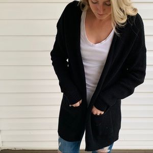 Women’s Universal Thread M Black Sweater Cardigan